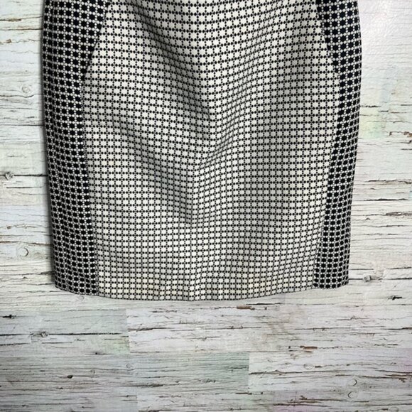 Banana Republic Gray and Black Mini Pencil Skirt for Work - Picture 2 of 5